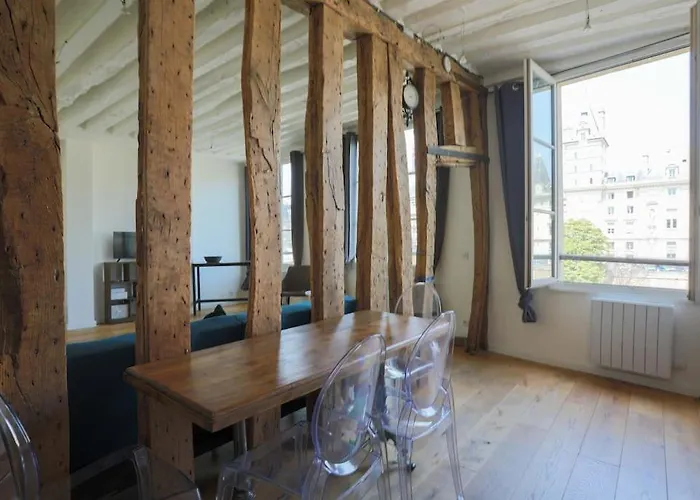 Amazing Flat Views Seine River