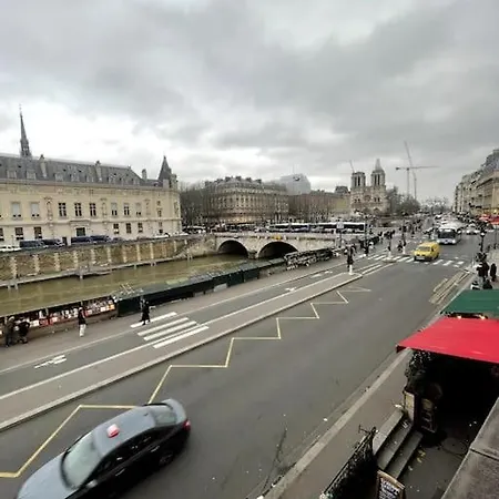 Amazing Flat Views Seine River * باريس